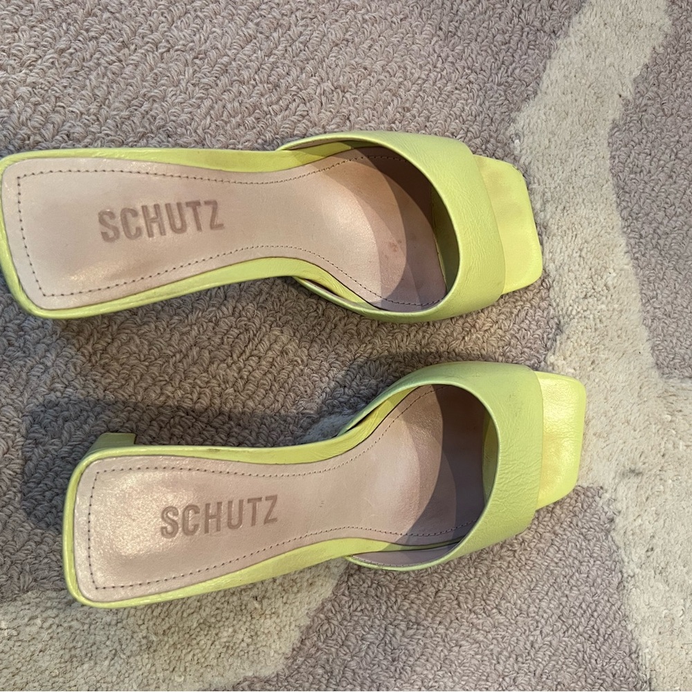 SCHUTZ Green Mules with Minimalist Design